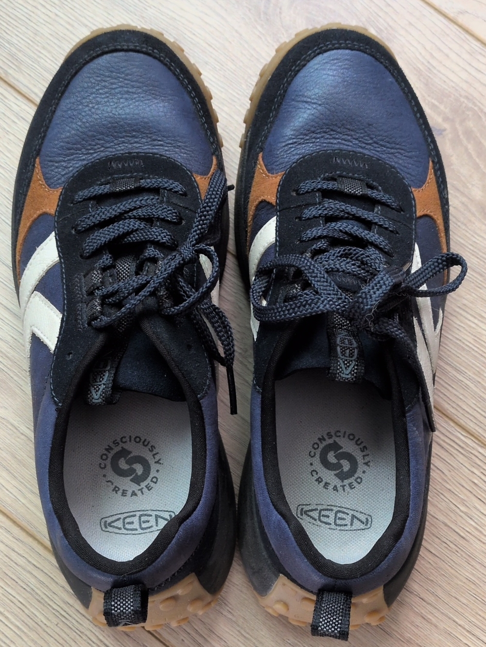 Keen - Picture 2 of 3
